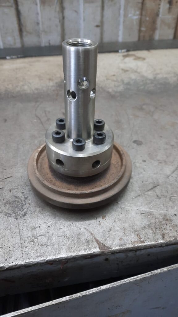 Ось хвостовика токарная и фрезерная обработка